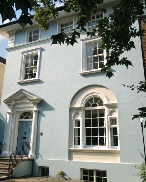 facade bleue